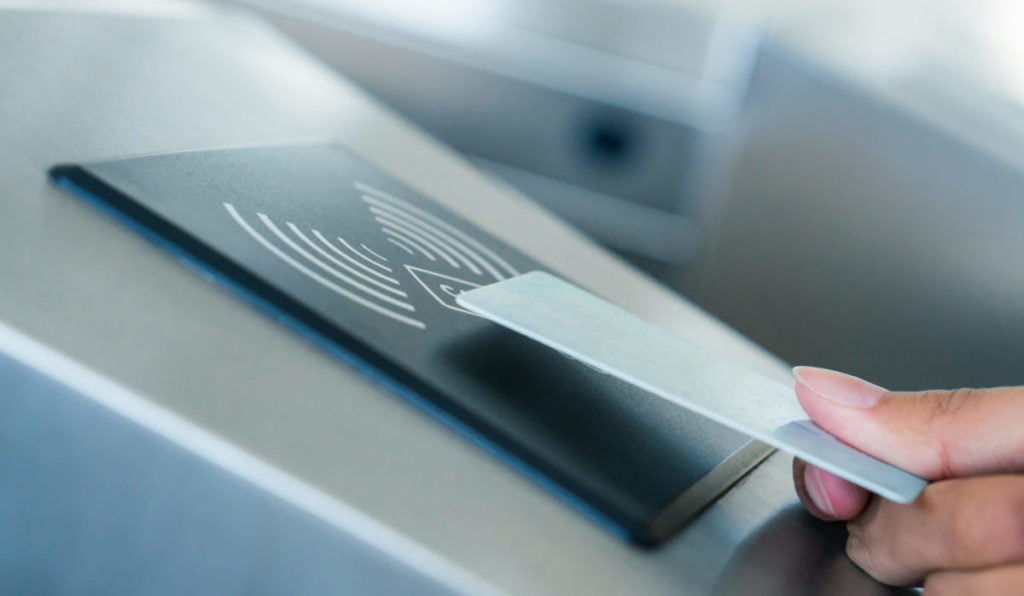 ¿Cómo ayuda la tecnología RFID en la industria hotelera?