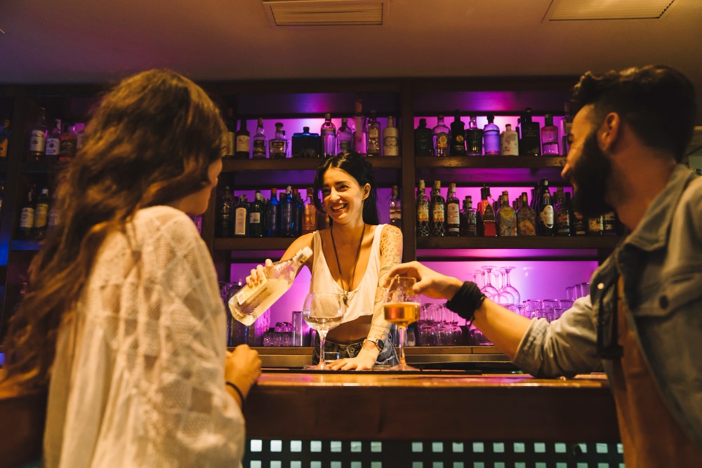 La-Revolución-Digital-en-la-Noche-La-Esencialidad-de-Sitios-Web-Actualizados-para-Bares-y-Clubes